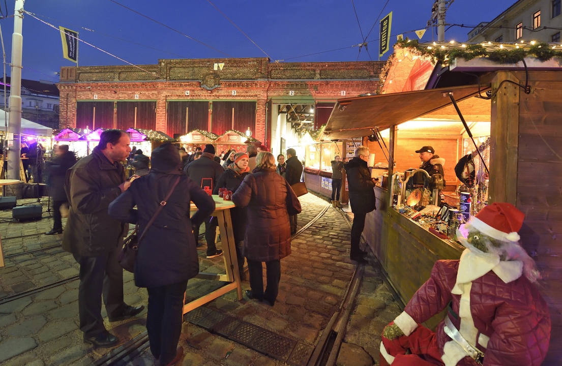 Adventmartkt 2016 im Verkehrsmuseum Remise.