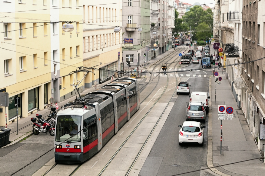 Linie 44 Alserstraße,l Ulf Type A1, Juni 2016