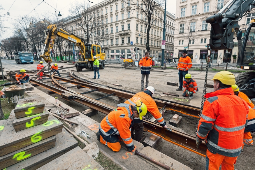 Gleisbauarbeiten Kreuzung Ring-Akademiestraße 26.März 2016