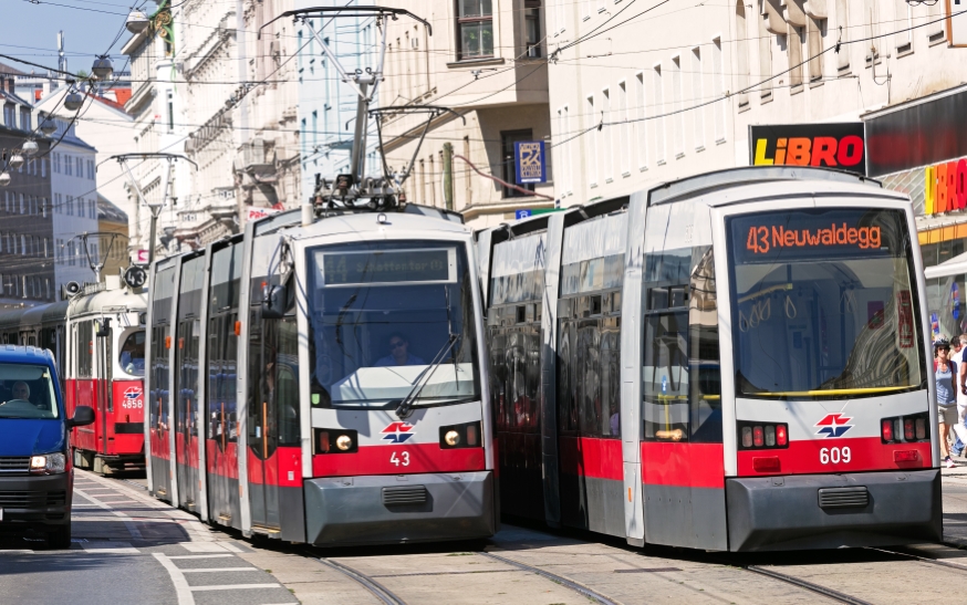 Linie 44 und 43 Station Skodagasse, Alserstraße, August 2016