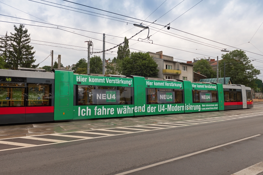 Linie 49 mit der Type B1 (Ulf) Richtung Hütteldorf als verstärkerzug, Juli 2016