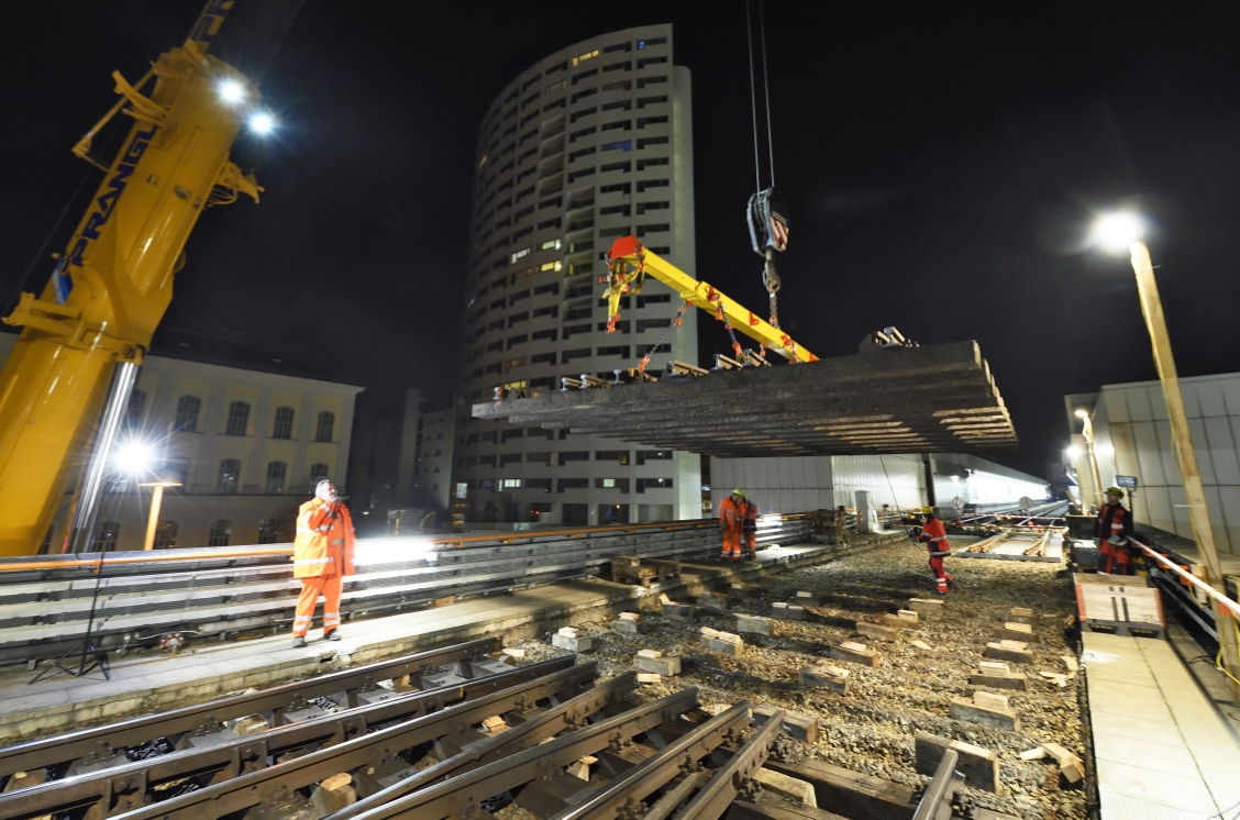 Weichentausch bei der Linie U3, Endstelle Ottakring.