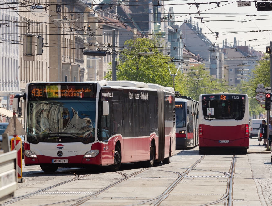 Ersatzbus Linie 43E bei der Wattgasse, Hernalser Hauptstraße