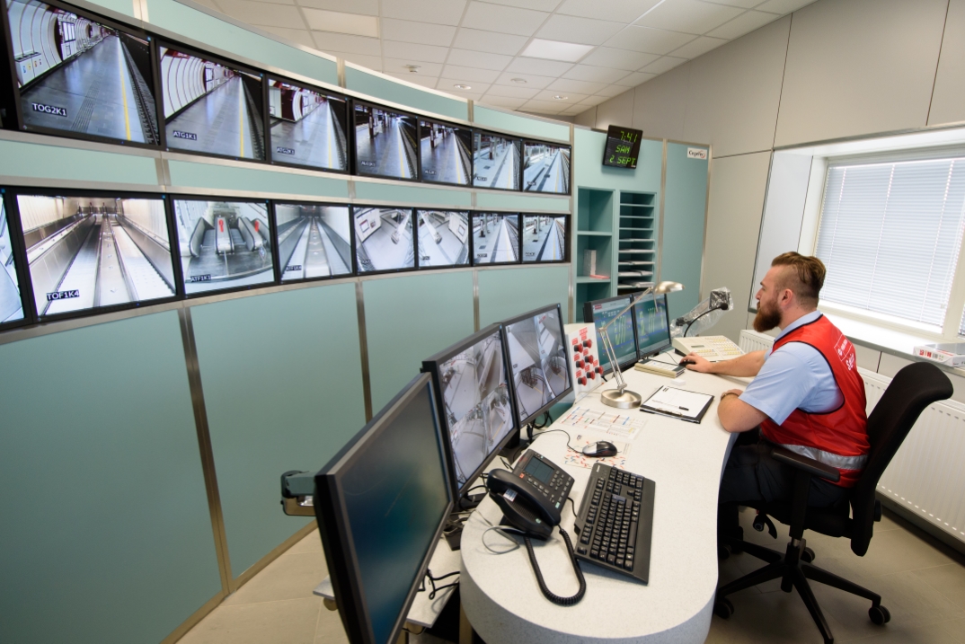 Vorbereitungen für die Eröffnung der U1 Erweiterung in der neuen Station Altes Landgut