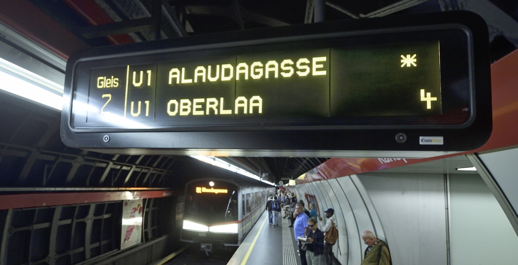 Zielanzeige der U1 nach der Verlängerung nach Oberlaa.