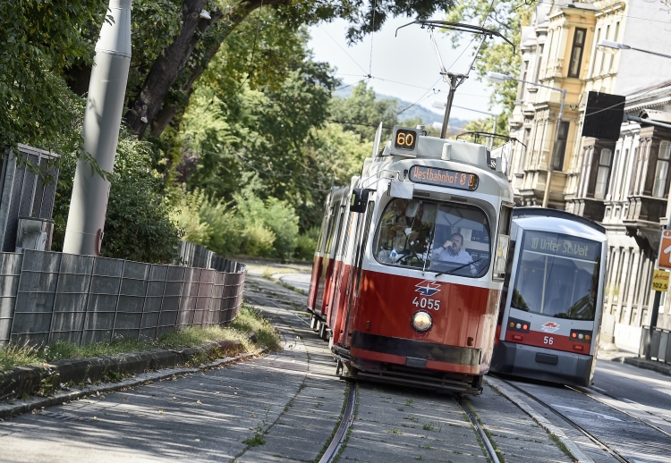 Ab 2. Sepember 2017 verkehrt die Straßenbahn der Linie 60 auf der verlängerten Strecke bis Westbahnhof.