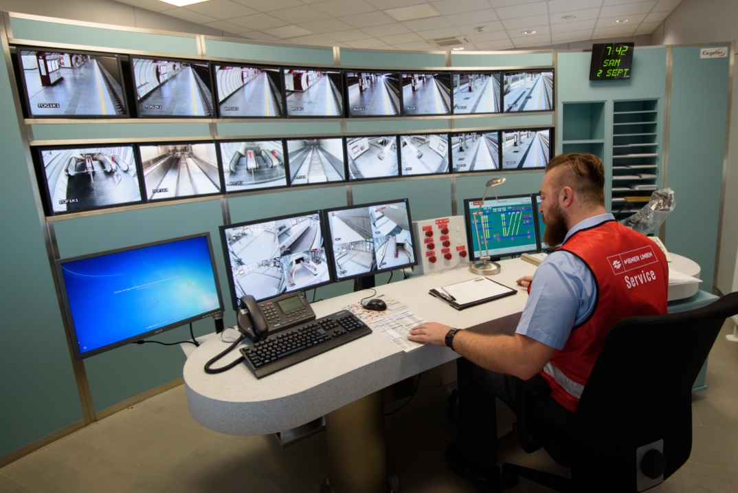 Vorbereitungen für die Eröffnung der U1 Erweiterung in der neuen Station Altes Landgut