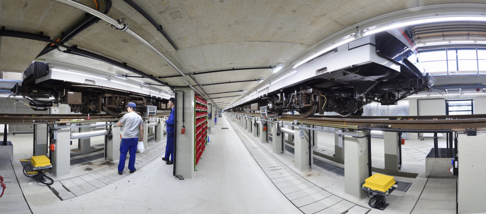 Neuer Betriebsbahnhof Heiligenstadt in Betrieb. Auf rund 24.000 m² wurden insgesamt fünf Hallen zur Wartung der Züge errichtet.