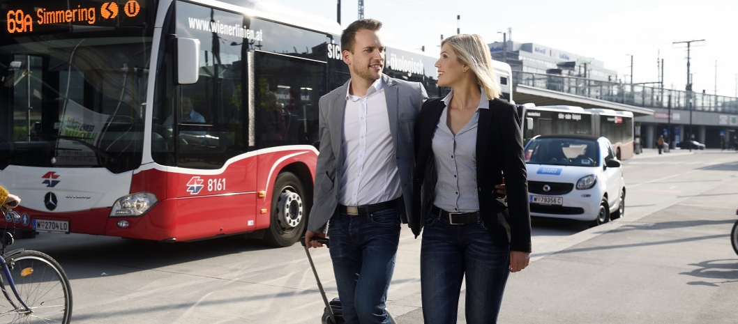 Immer mehr Menschen kombinieren verschiedene Mobilitätsformen für ihre Wege. Sie nutzen Öffis, Fahrrad, Carsharing, Taxi und gehen zu Fuß. Und liegen damit voll im Trend!