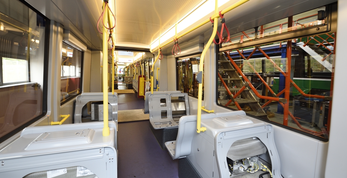 Präsentation der ersten Flexity Straßenbahn für Wien. Blick in den Innenraum.