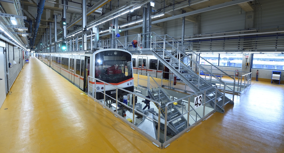 Neuer Betriebsbahnhof Heiligenstadt in Betrieb. Auf rund 24.000 m² wurden insgesamt fünf Hallen zur Wartung der Züge errichtet.