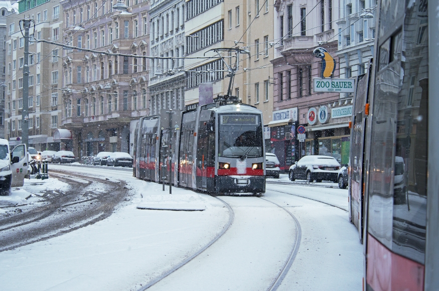 Linie 37  in der Nußdorferstraße Fahrtrichtung Schottentor