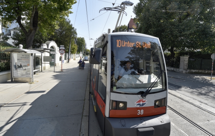 Ab 2. Sepember 2017 verkehrt die Straßenbahn der Linie 10 auf der verlängerten Strecke bis Unter St. Veit.