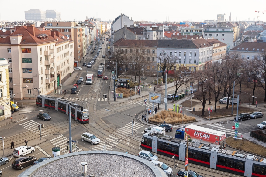 Linie 9 am Johann Nepomuk Berger Platz