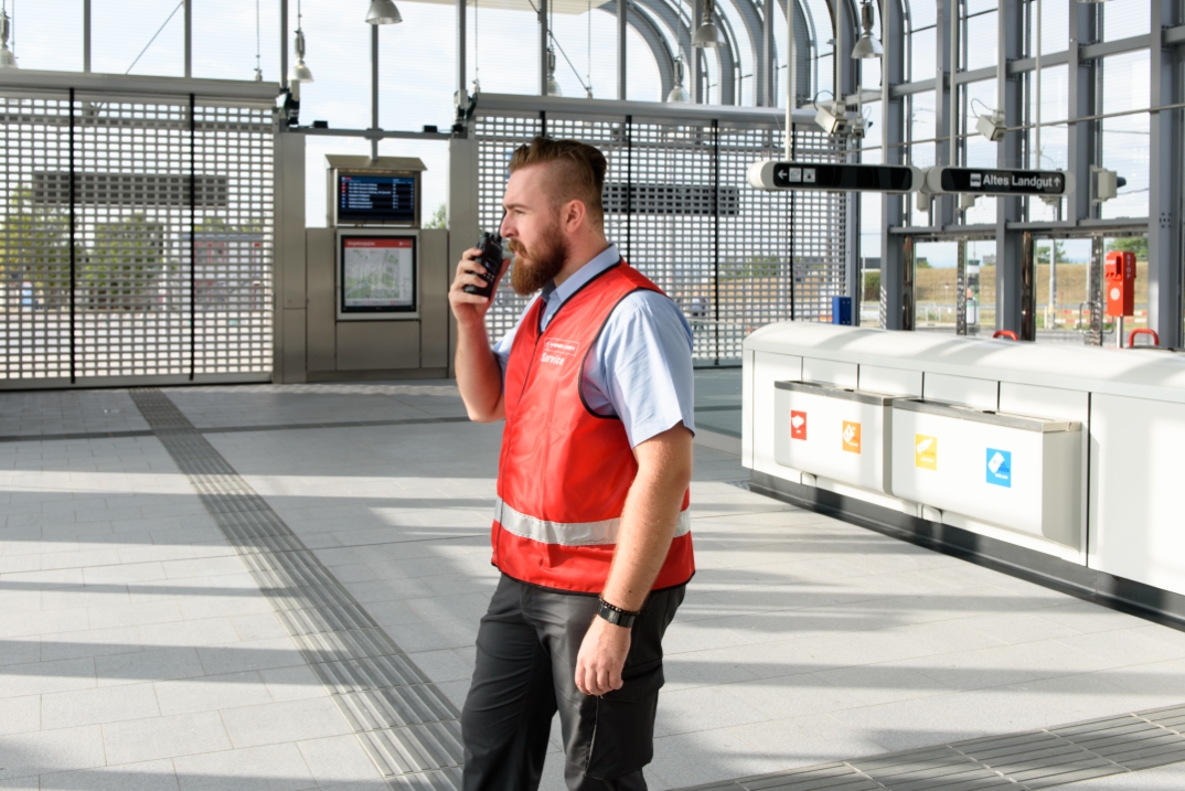 Vorbereitungen für die Eröffnung der U1 Erweiterung in der neuen Station Altes Landgut