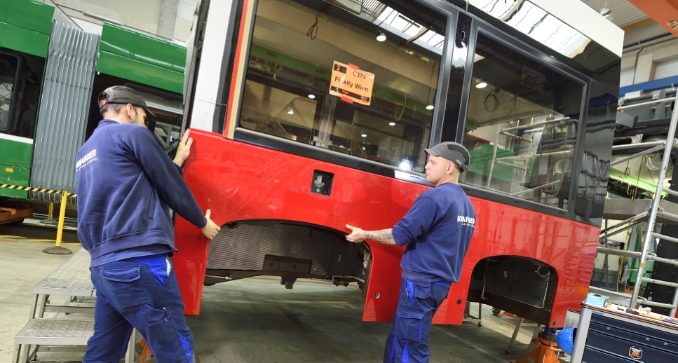 Herstellung der neuen Flexity-Straßenbahn für Wien durch die Firma Bombardier.