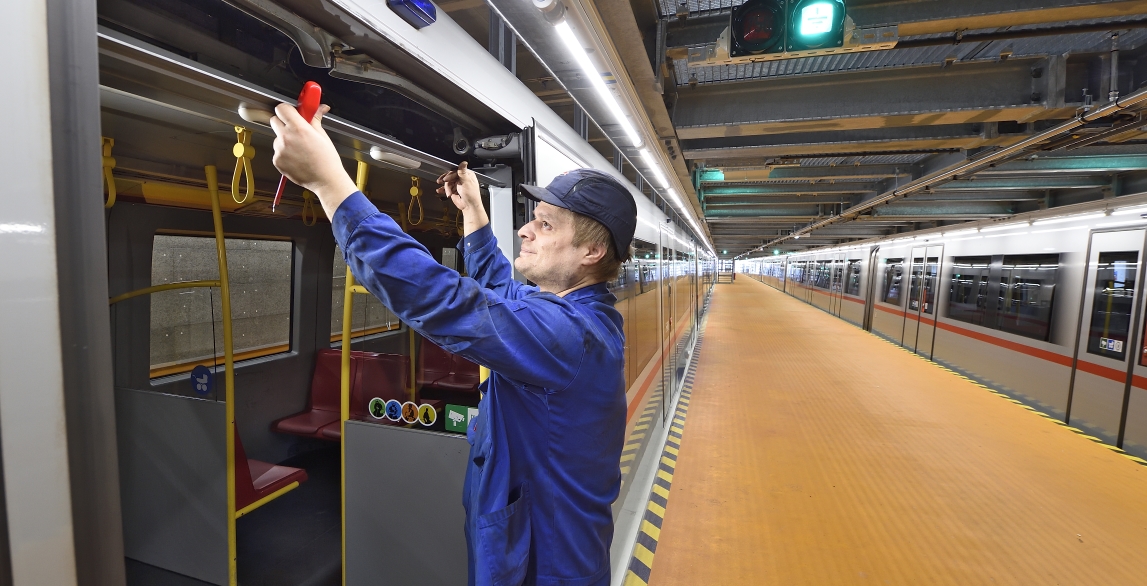 Neuer Betriebsbahnhof Heiligenstadt in Betrieb. Auf rund 24.000 m² wurden insgesamt fünf Hallen zur Wartung der Züge errichtet.