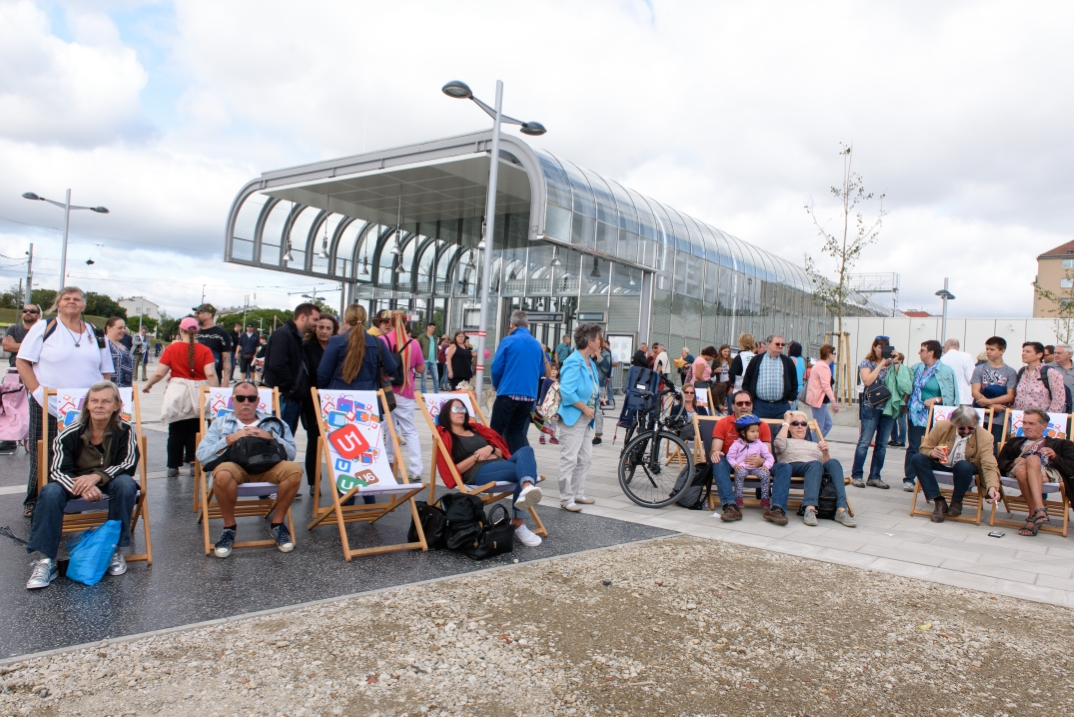 Feierlichkeiten in der neu eröffneten U1 Station Altes Landgut