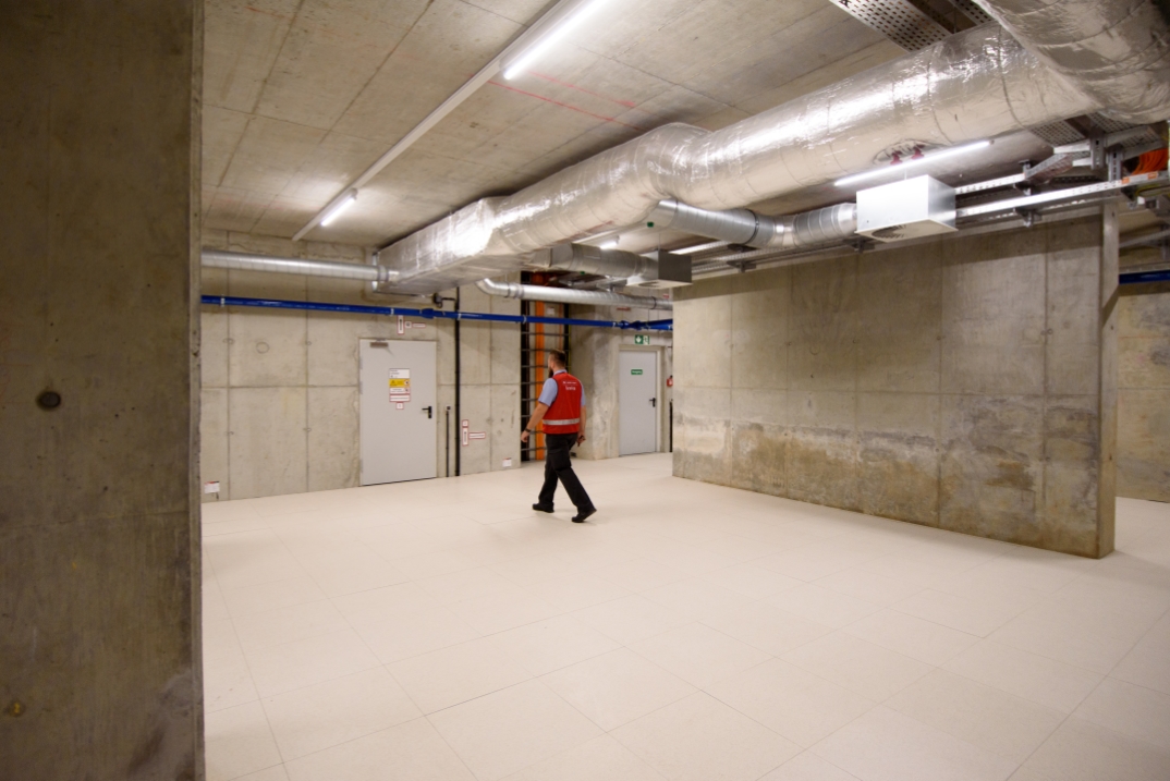 Vorbereitungen für die Eröffnung der U1 Erweiterung in der neuen Station Altes Landgut