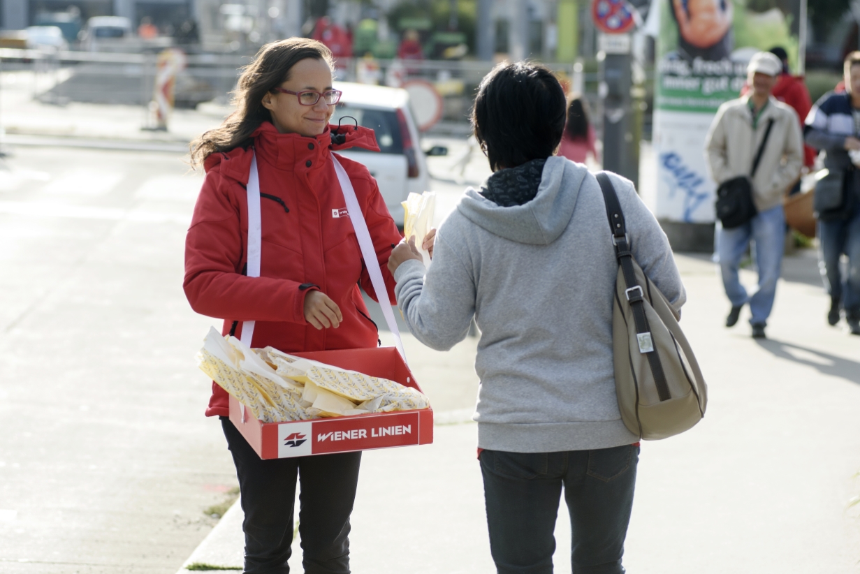 Die Linien 2, 9 und 44 sind wieder unterwegs. Alle weiteren Arbeiten am Platz folgen unter laufendem Betrieb.