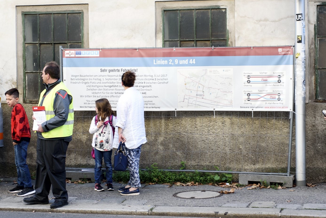 Die Linien 2, 9 und 44 sind wieder unterwegs. Alle weiteren Arbeiten am Platz folgen unter laufendem Betrieb.