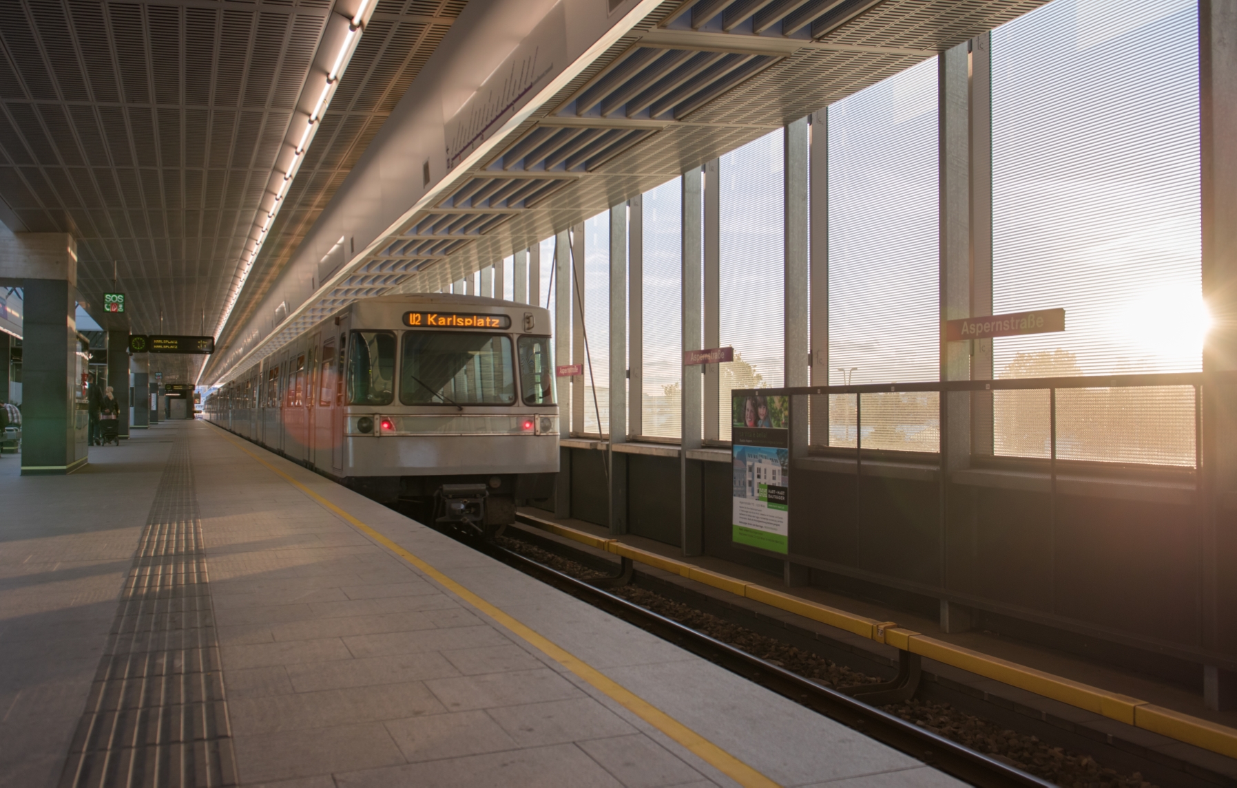 U2 Station Aspernstraße.