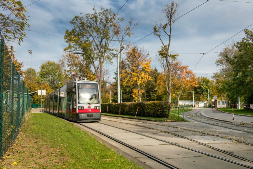 Linie 1 Prater Hauptallee in Fahrtrichtung Stefan Fadinger Platz