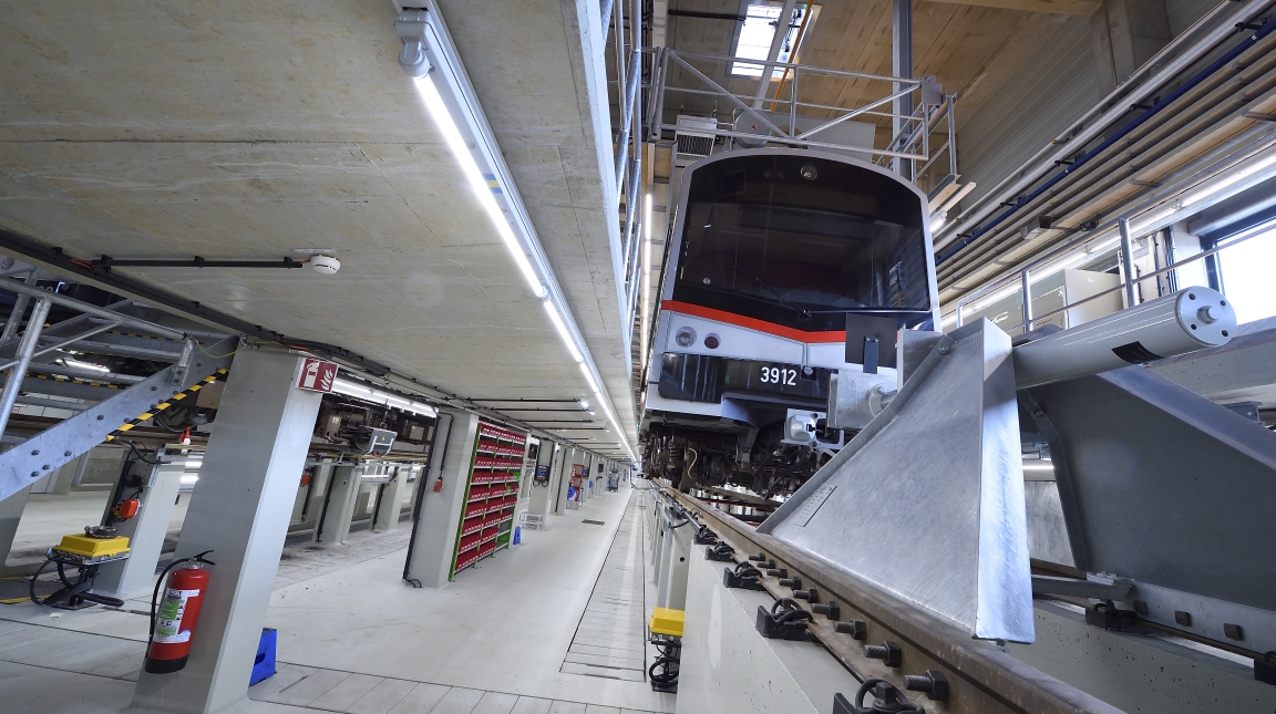 Neuer Betriebsbahnhof Heiligenstadt in Betrieb. Auf rund 24.000 m² wurden insgesamt fünf Hallen zur Wartung der Züge errichtet.