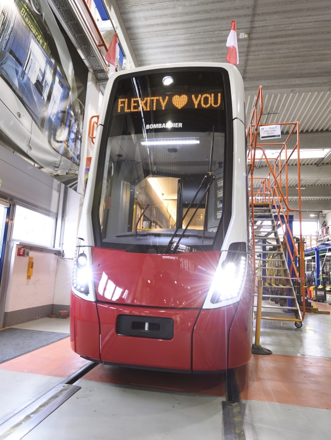 Präsentation der ersten Flexity Straßenbahn für Wien.