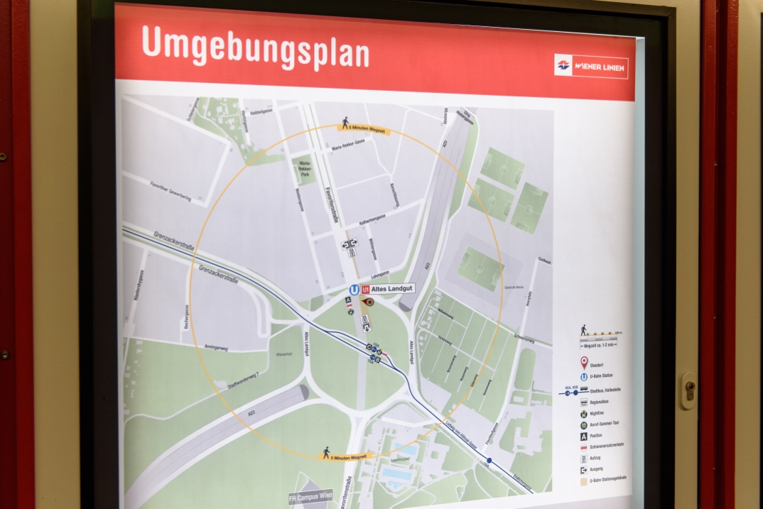 Vorbereitungen für die Eröffnung der U1 Erweiterung in der neuen Station Altes Landgut