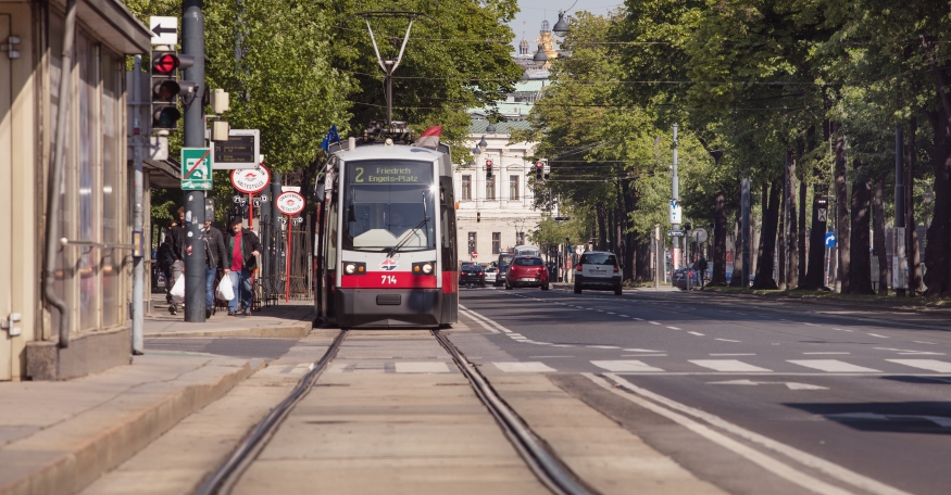 Linie 2 am Burgring Fahrtrichtung Friedrich Engels Platz