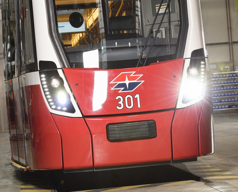 Flexity - die neue Straßenbahn für. Der erste Zug wird den Wiener Linien übergeben.