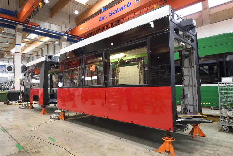 Herstellung der neuen Flexity-Straßenbahn für Wien durch die Firma Bombardier.