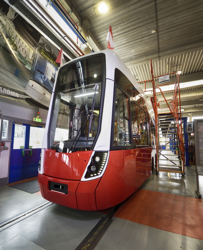 Herstellung der neuen Flexity-Straßenbahn für Wien durch die Firma Bombardier.