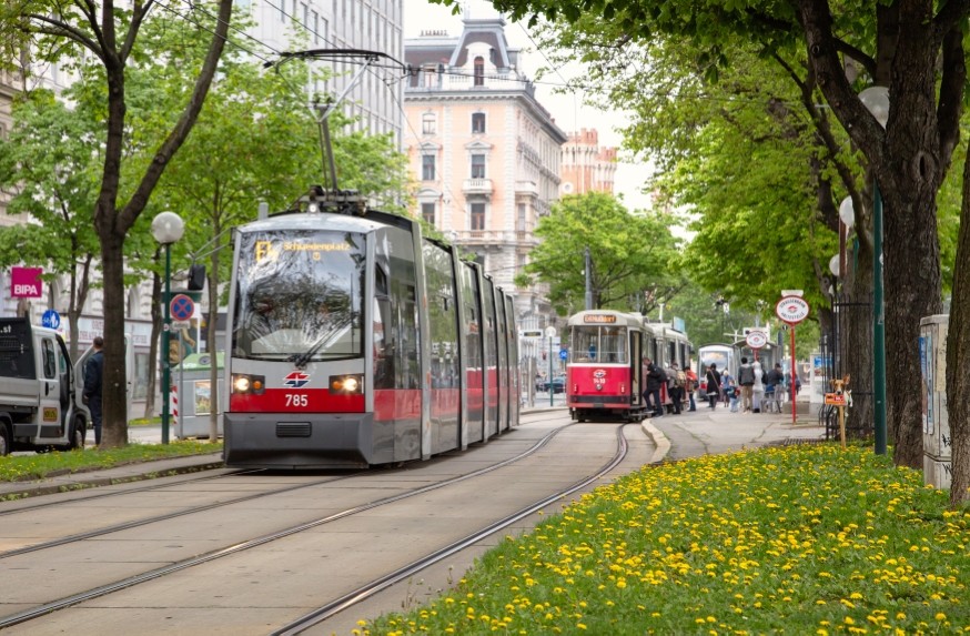 Ersatzlinie  E4 für die gesperrte U4  Fahrtrichtung Schwedenplatz