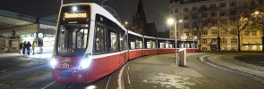 Flexity - die neue Straßenbahn für Wien. Testfahrt durch die nächtliche Stadt.