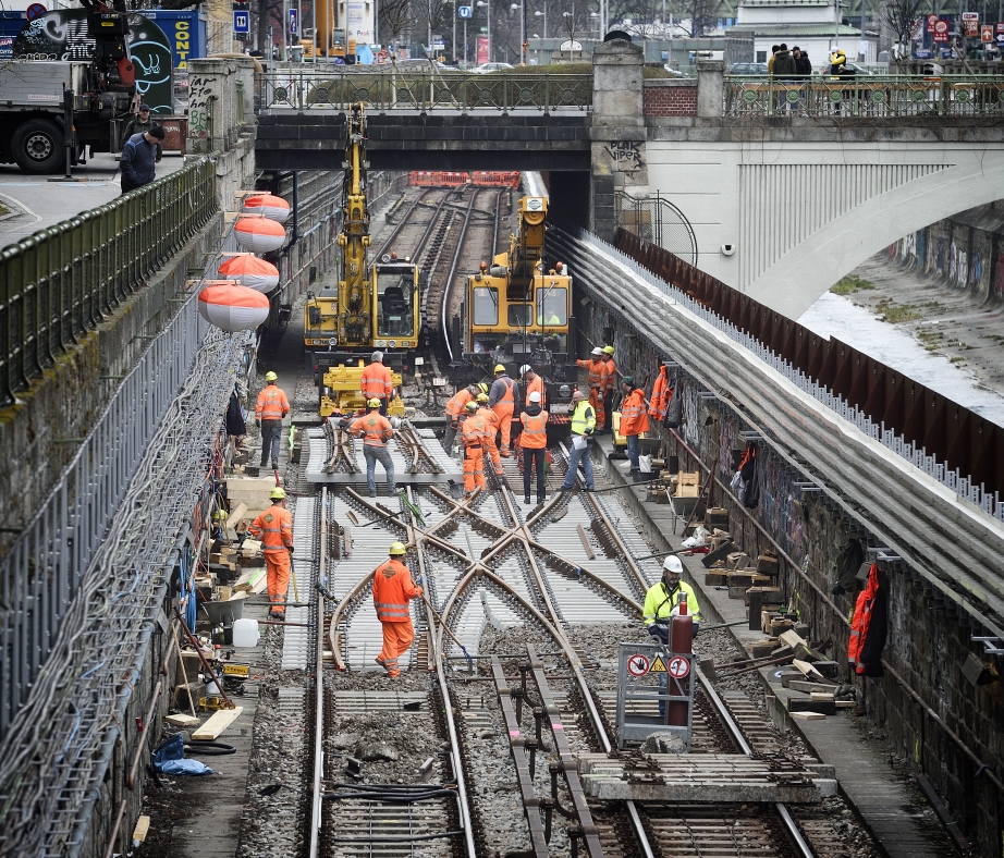 Zwischen den Stationen Pilgramgasse und Margaretengürtel wird im Zuge der U4 Modernisierung eine Weichenanlage gebaut.