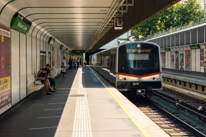 V Zug in der Station Roßauer Lände Fahrtrichtung Heiligenstadt