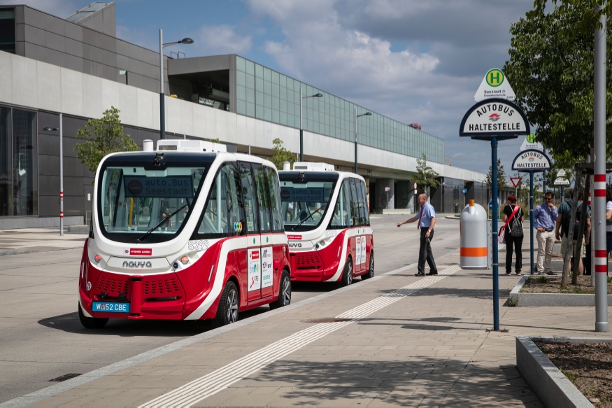 Autonomer E-Bus in der Seestadt