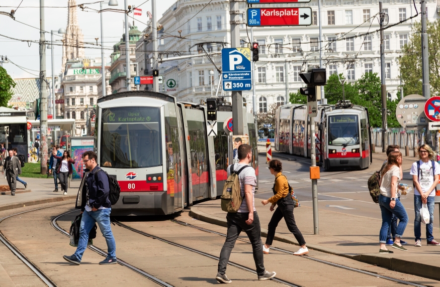 Linie 62 Karlsplatz, Wiedner Hauptstraße Fahrtrichtung Kärntner Ring