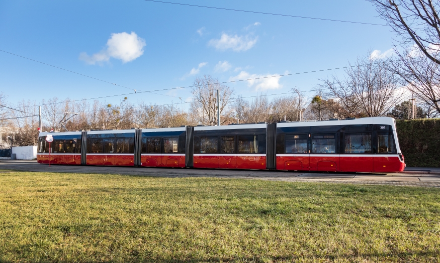 Flexity Linie 67 am Frödenplatz  Fahrtrichtung Reumannplatz