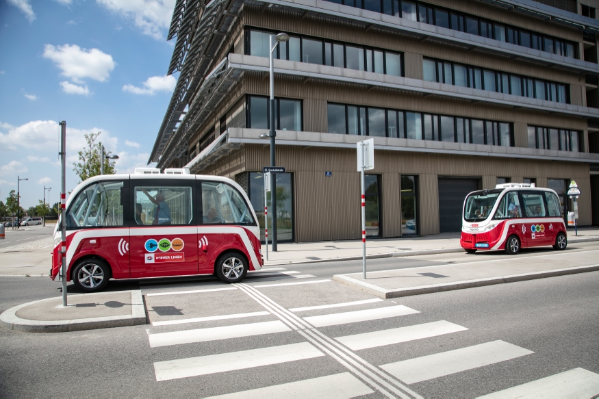 Autonomer E-Bus in der Seestadt