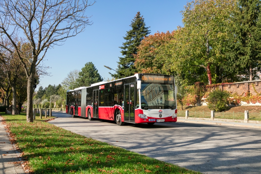 Bus Linie 48A auf der Baumgartner Höhe