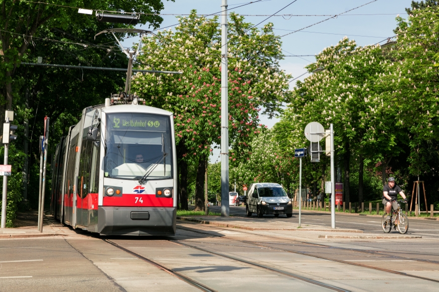 Linie 52 Winkelmannstraße Fahrtrichtung Westbahnhof