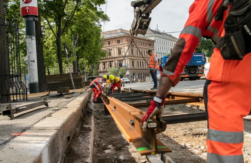 Gleisbauarbeiten am Ring beim Parlament