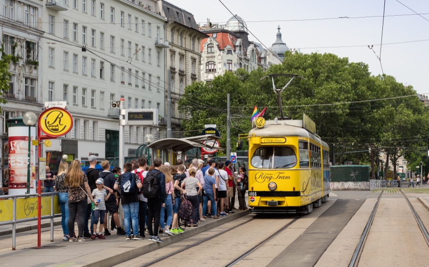 Vienna RingTram   am Schwedenplatz