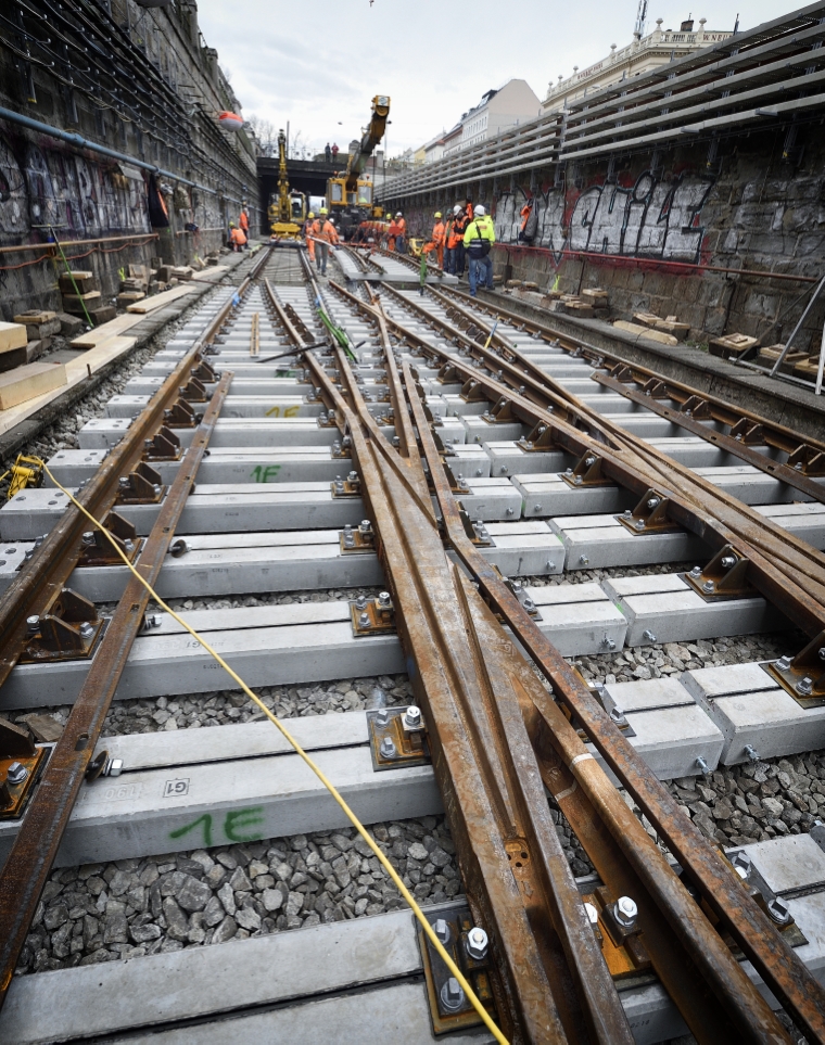 Zwischen den Stationen Pilgramgasse und Margaretengürtel wird im Zuge der U4 Modernisierung eine Weichenanlage gebaut.