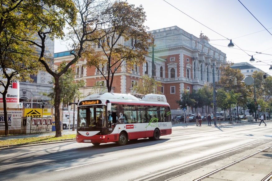 Bus der Linie 3A Schottenring, Börse