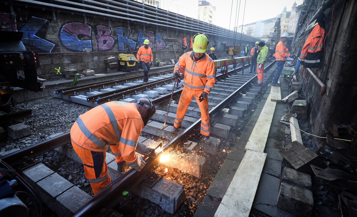 Zwischen den Stationen Pilgramgasse und Margaretengürtel wird im Zuge der U4 Modernisierung eine Weichenanlage gebaut.