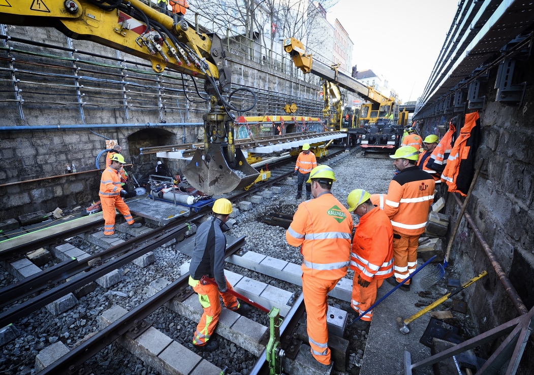 Zwischen den Stationen Pilgramgasse und Margaretengürtel wird im Zuge der U4 Modernisierung eine Weichenanlage gebaut.